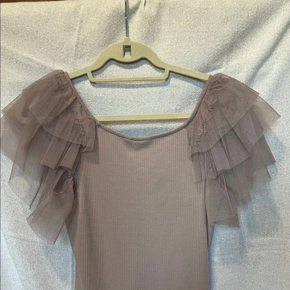 Buckle Top — Tulle Ruffle Sleeve Ribbed Knit - Picture 3 of 6